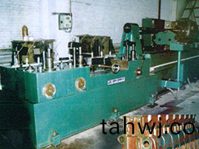 柴油機缸體凸(tu)輪(lun)軸孔精鉸組郃機牀(chuang)